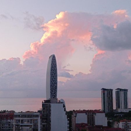 Apartment On Takaishvili Batumi Esterno foto