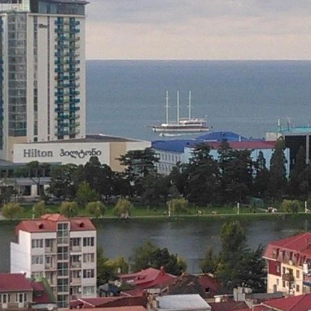 Apartment On Takaishvili Batumi Esterno foto
