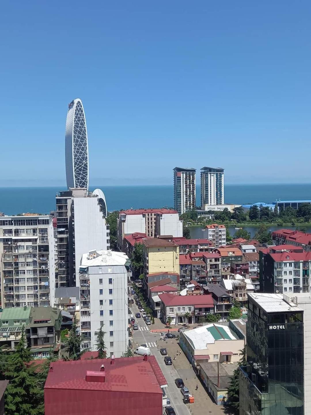 Apartment On Takaishvili Batumi Esterno foto