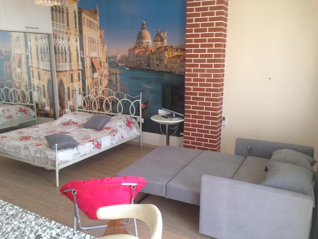 Apartment On Takaishvili Batumi Esterno foto